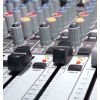 Zoom sur la table de mixage professionnelle