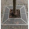 Grille d'arbre carré en acier mise en situation 