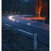 Plot routier solaire LED encastré 50 tonnes Blanc mis en situation sur la route