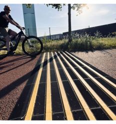 Ralentisseur pour vélos et trottinettes vu de côté