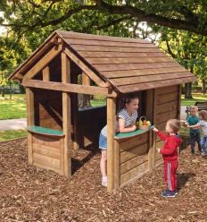 Cabane sécurisée pour aire de jeu en bois Traditionnelle