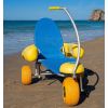 Fauteuil de mise à l'eau sur le sable