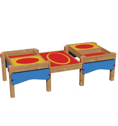 Vue d'ensemble d'une table à bacs à sable en bois rouge et jaune
