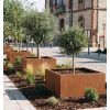 Jardinière Carré corten hauteur 60 cm sur une place 1000mm