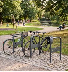 Mise en situation arceau vélo avec signalétique