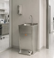 Lave main avec pédale mise en situation