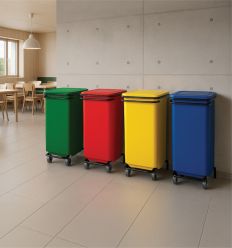 Poubelle HACCP en acier coloré sur roulettes mise en situation