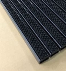 Tapis à brosse PMR sur mesure encastrable avec mise en situation