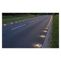 Photo : Plot routier solaire LED 20 tonnes Blanc - Bidirectionnelle - Lumière flash