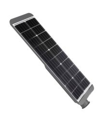 Panneau solaire sur la tête d'éclairage économique