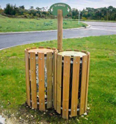 Corbeille de tri à deux corbeilles pour déchets recyclables et verre en extérieur