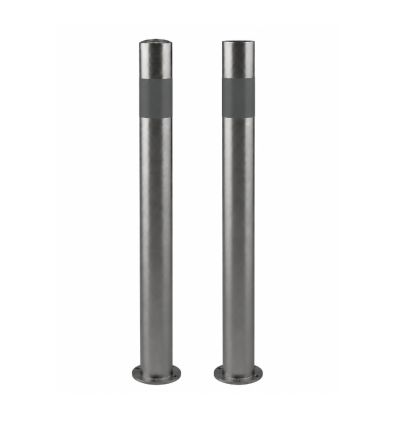 Potelet inox sur platine, bande réfléchissante microbillée, visibilité nocturne et sécurité renforcée en zone urbaine