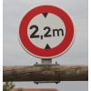 Support B12 mise en situation portique bois face