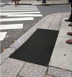 Bandes podotactile couleur noir en aluminium