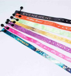 Lot de bracelets en satin