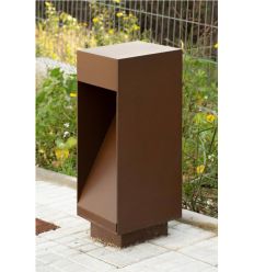 Borne lumineuse extérieure anti-vandalisme en acier galvanisé corten vue de côté