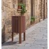Corbeille plastique recyclé triangulaire mise en situation ruelle