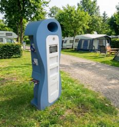 Borne de camping en polyéthylène 4 prises et 4 robinets