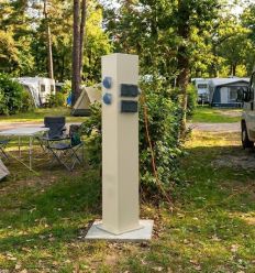 Borne de camping acier en extérieur