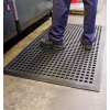 Tapis pour atelier antifatigue en caoutchouc perforé