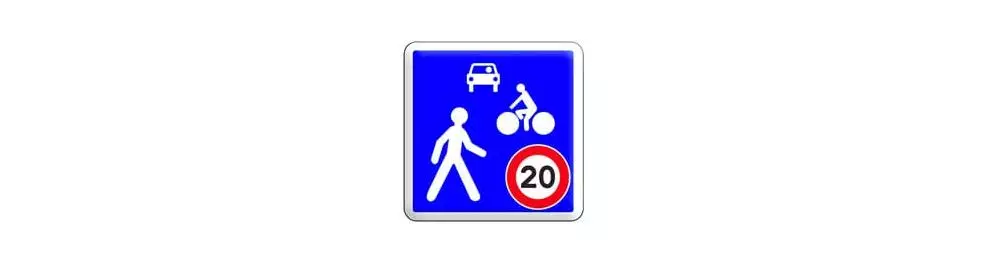 Panneaux zone de rencontre et aire piétonne